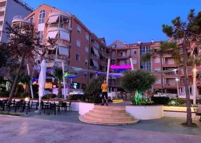 Charming Apartment, Sea View Durres Apartment Golem (Tirana)
